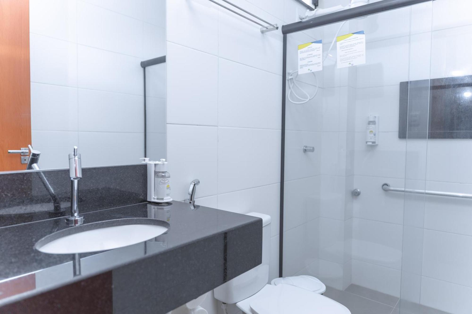 Hotel Equinocios Essential Баркарена Екстер'єр фото