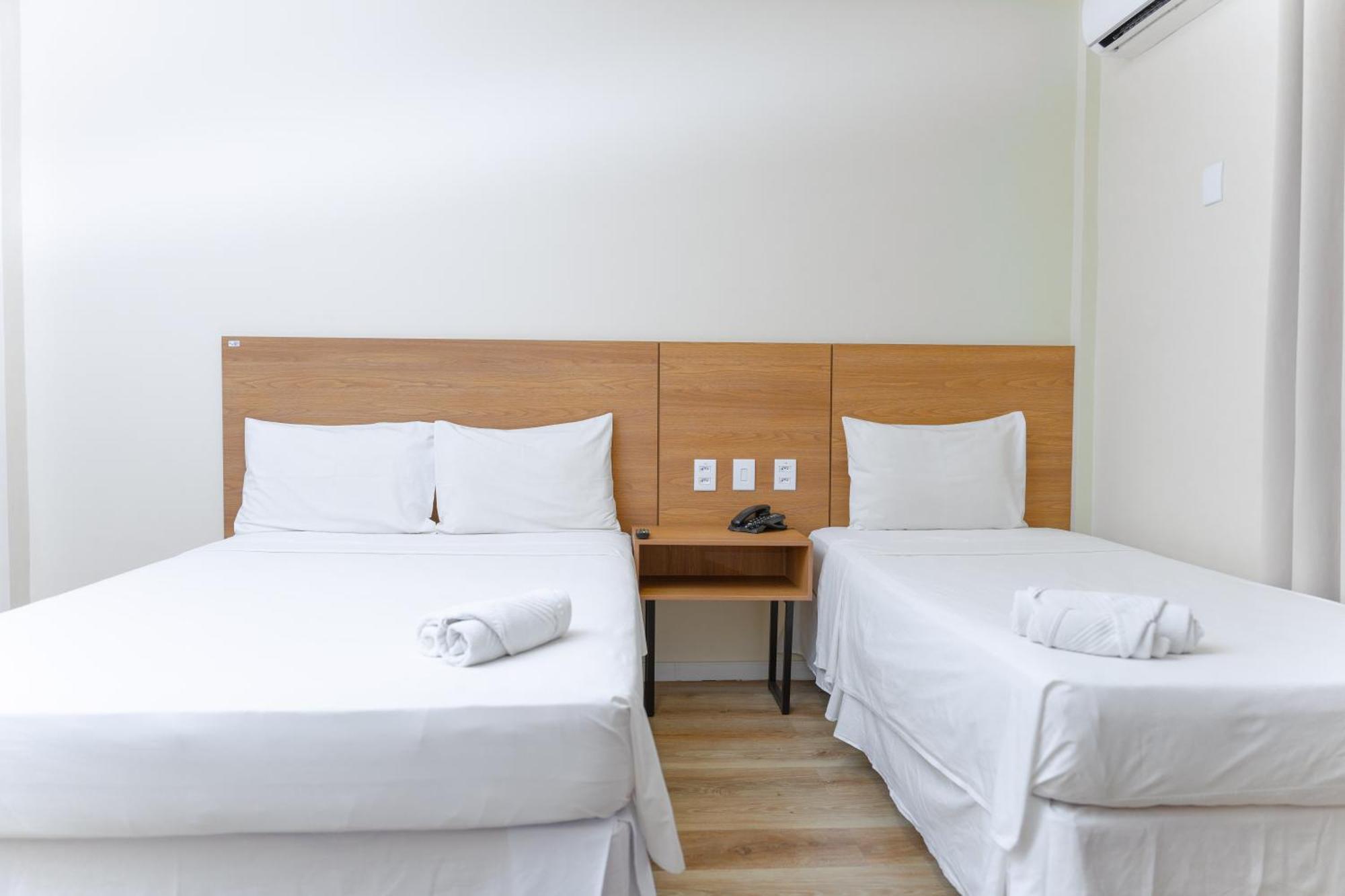 Hotel Equinocios Essential Баркарена Екстер'єр фото